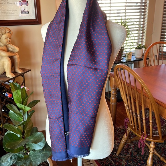 Other - Mens Italian Wool Lined 100% Silk Scarf with Repeating Umbrella Pattern